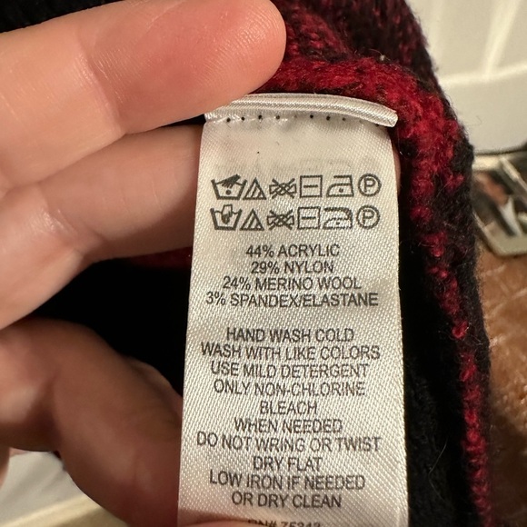 Tahari Women’s Buffalo Red Black Checkered Wool Blend Mock Neck Sweater size XL - Picture 9 of 9